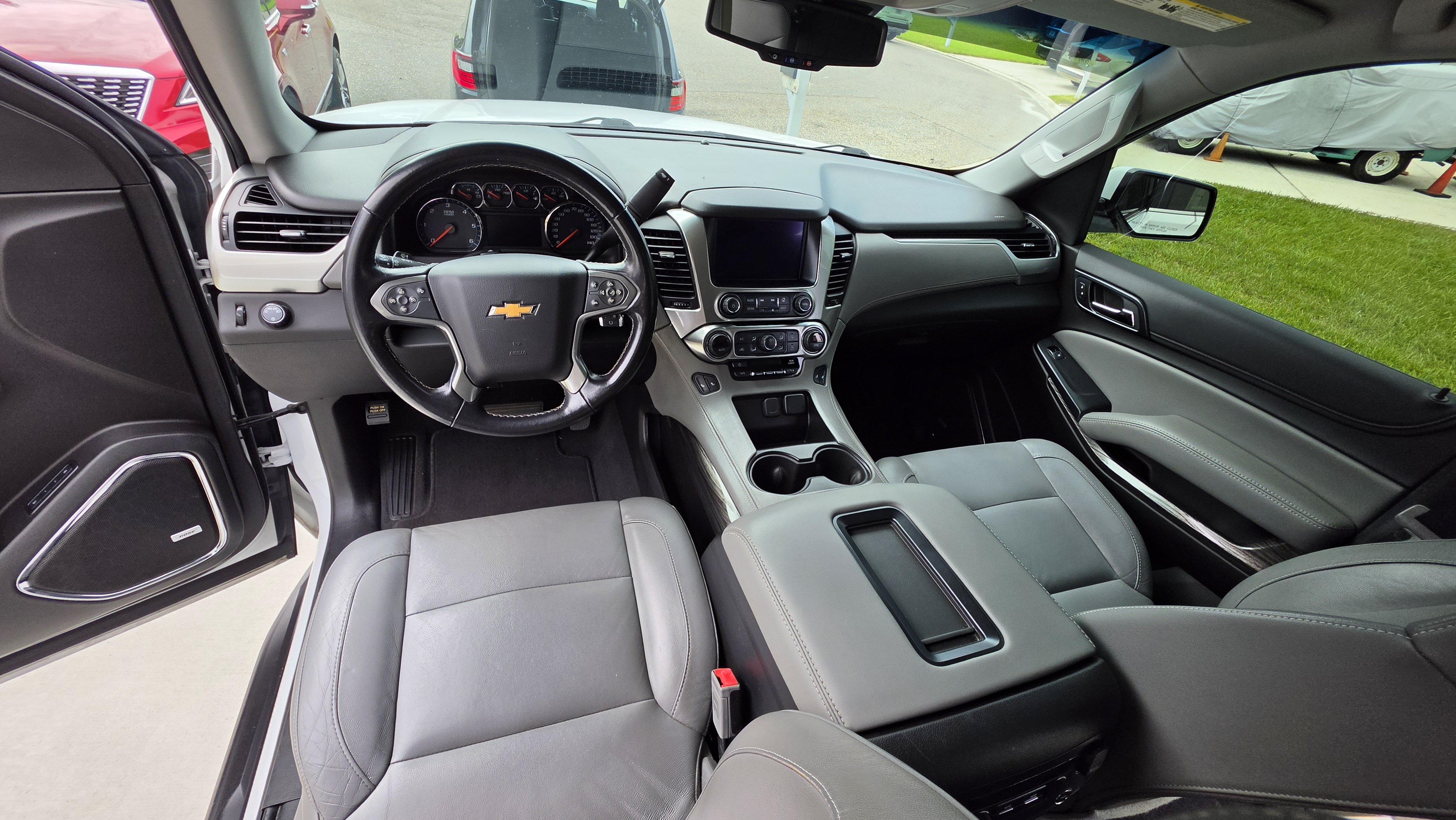 Used 2019 Chevrolet Suburban LT RWD image 10