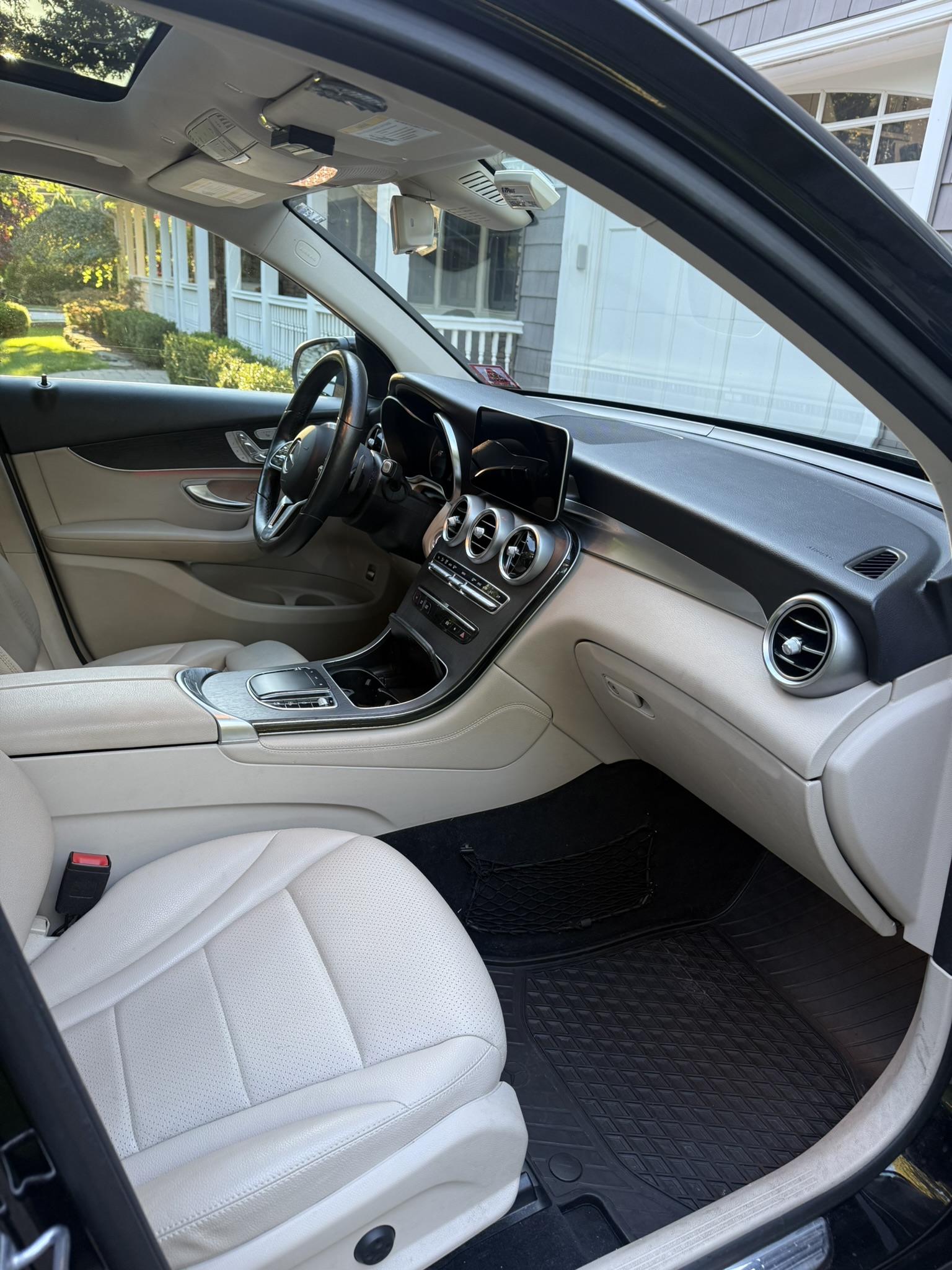Used 2020 Mercedes-Benz GLC 300 4MATIC image 11