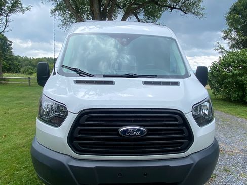 Used 2018 Ford Transit 150 130 Medium Roof image 4