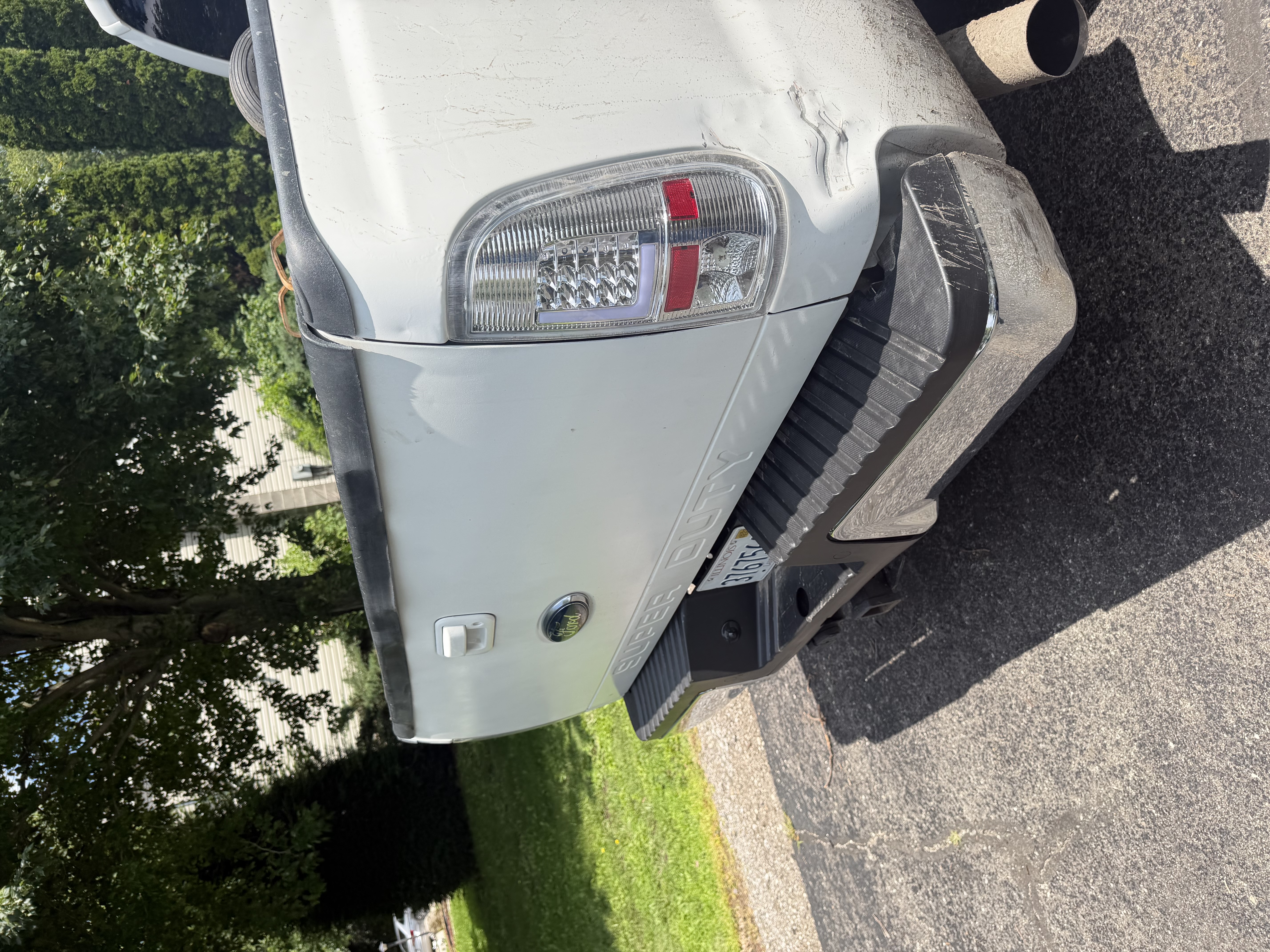 Used 2010 Ford F250 XLT AWD/4WD image 2
