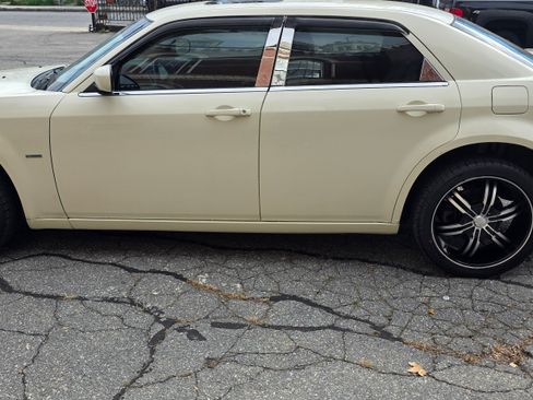 Used 2006 Chrysler 300 Touring w/ Comfort/Convenience Group image 8