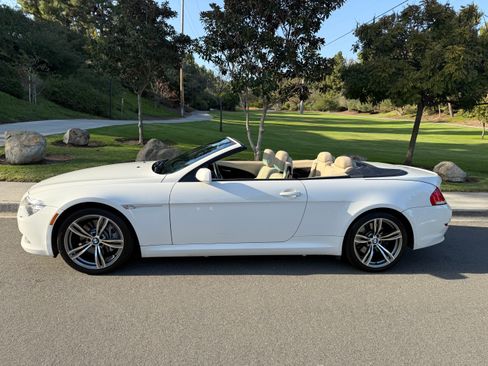 Used 2009 BMW 650i Convertible RWD image 2