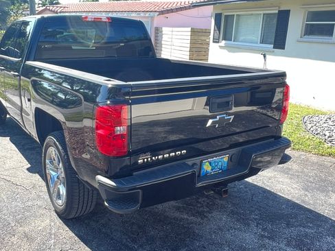 Used 2018 Chevrolet Silverado 1500 Custom w/ Custom Value Package image 6