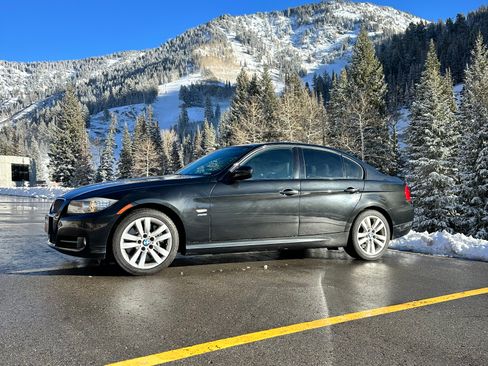 Used 2011 BMW 335i xDrive 335i xDrive Sedan 4D image 6