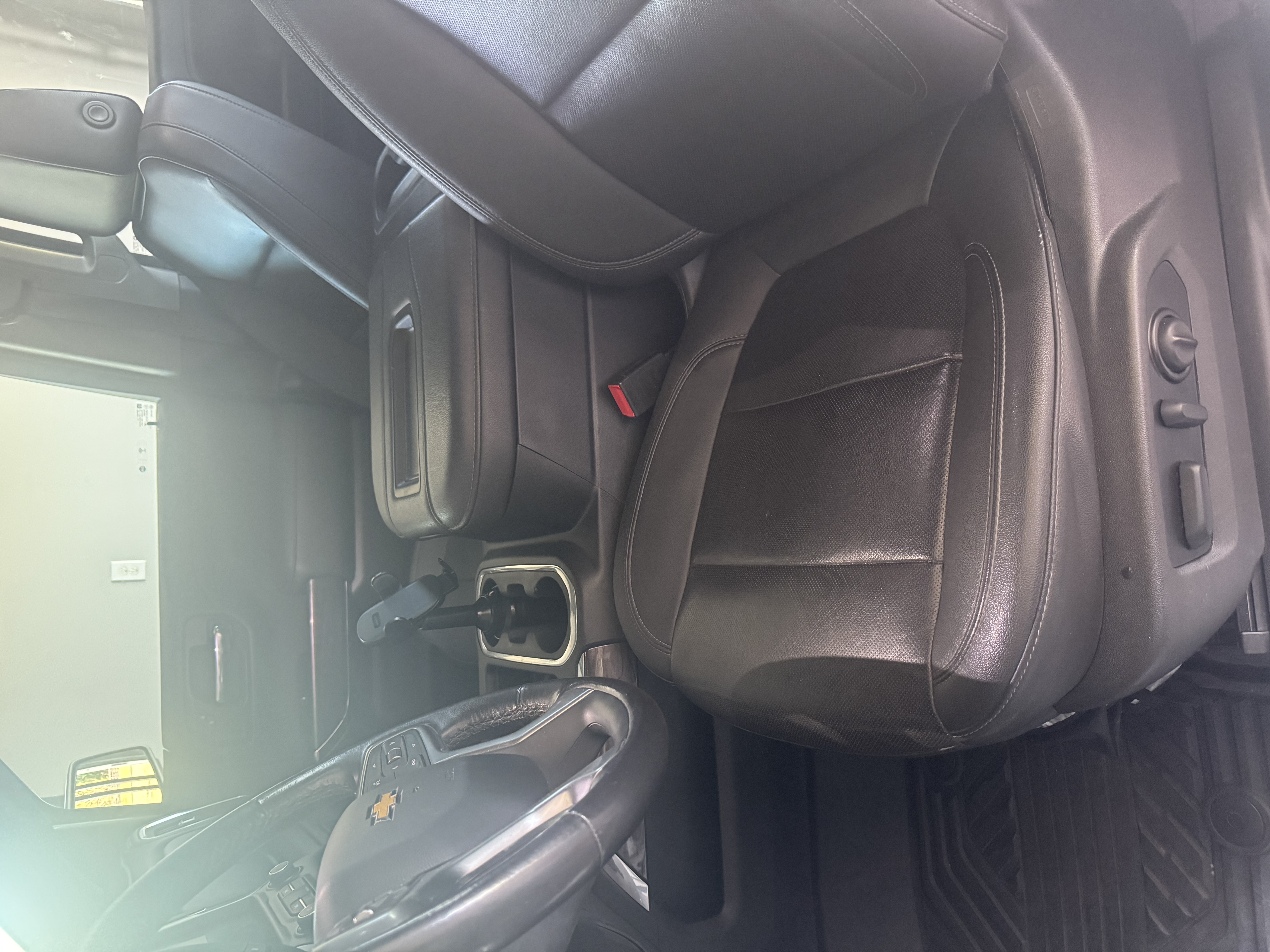 Used 2022 Chevrolet Silverado 1500 LTZ w/ LTZ Premium Package AWD/4WD image 8