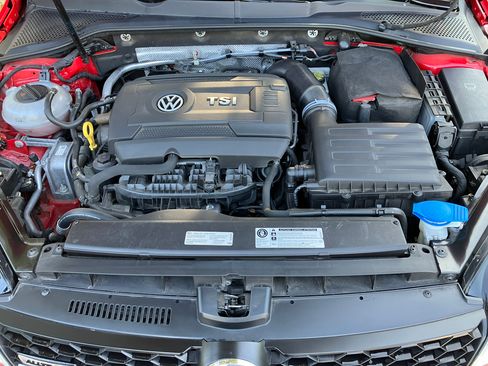 Used 2017 Volkswagen Golf Alltrack SE image 2