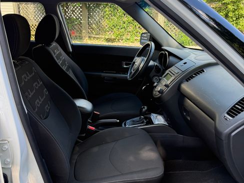 Used 2012 Kia Soul FWD image 4