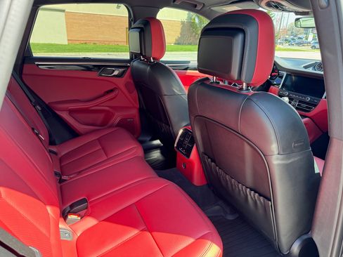 Used 2019 Porsche Macan S image 18