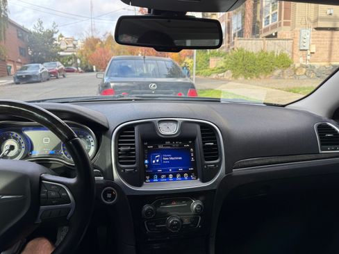 Used 2016 Chrysler 300 C image 16