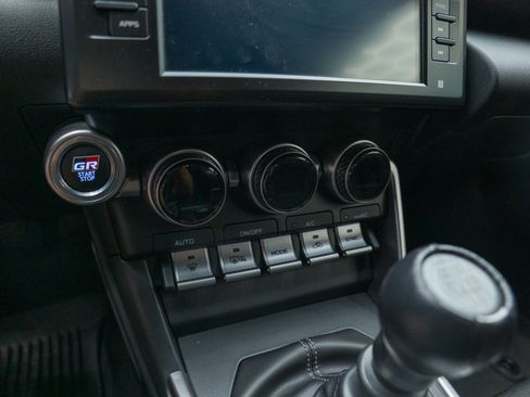 Used 2022 Toyota GR86 image 23
