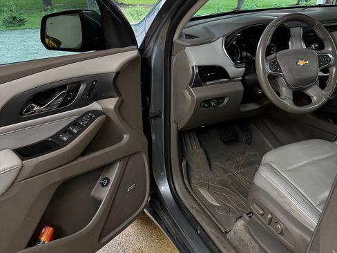 Used 2018 Chevrolet Traverse Premier AWD/4WD image 6