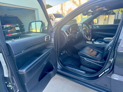 Used 2015 Jeep Grand Cherokee Limited image 13