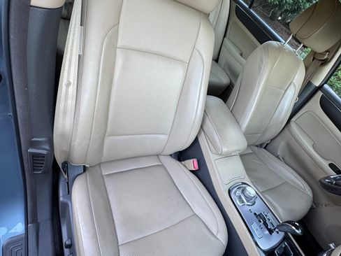 Used 2011 Hyundai Genesis 4.6 image 15