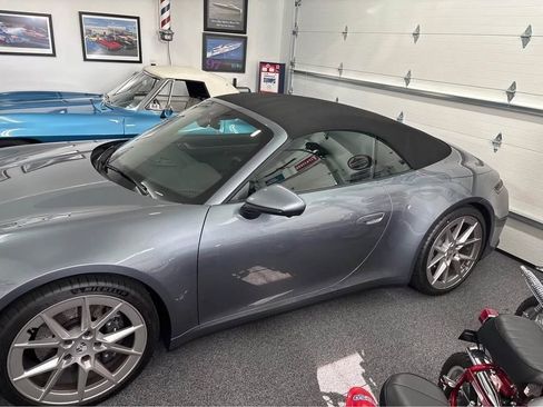 Used 2025 Porsche 911 Carrera image 10