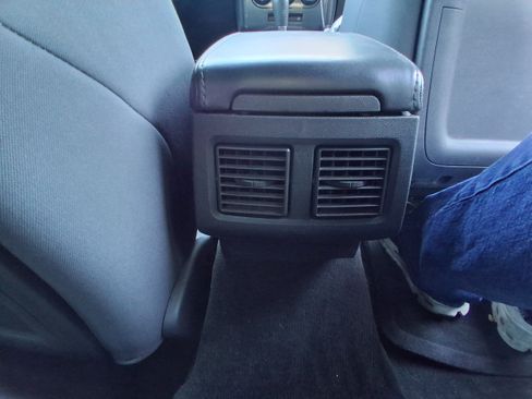 Used 2010 Dodge Challenger R/T image 25