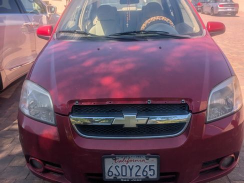 Used 2011 Chevrolet Aveo LT image 2