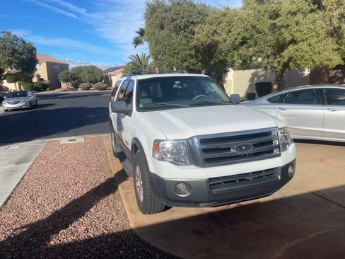 Used 2007 Ford Expedition XLT image 2