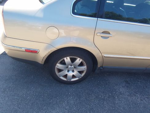 Used 2001 Volkswagen Passat GLX image 8