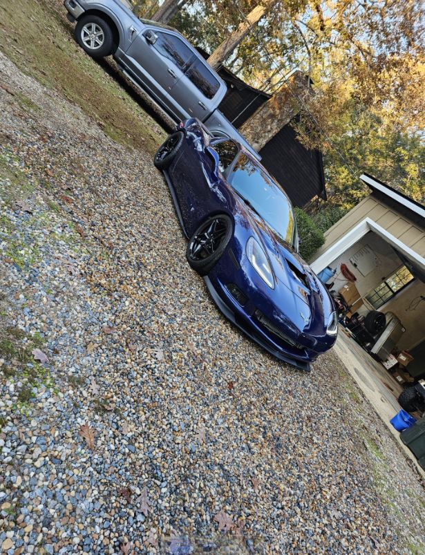 Used 2007 Chevrolet Corvette Coupe w/ Performance Package RWD image 1