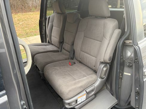 Used 2015 Honda Odyssey EX image 13