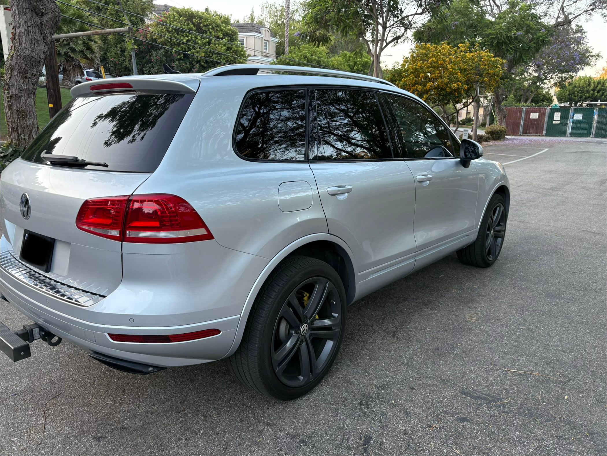 Used 2016 Volkswagen Touareg Executive AWD/4WD image 8