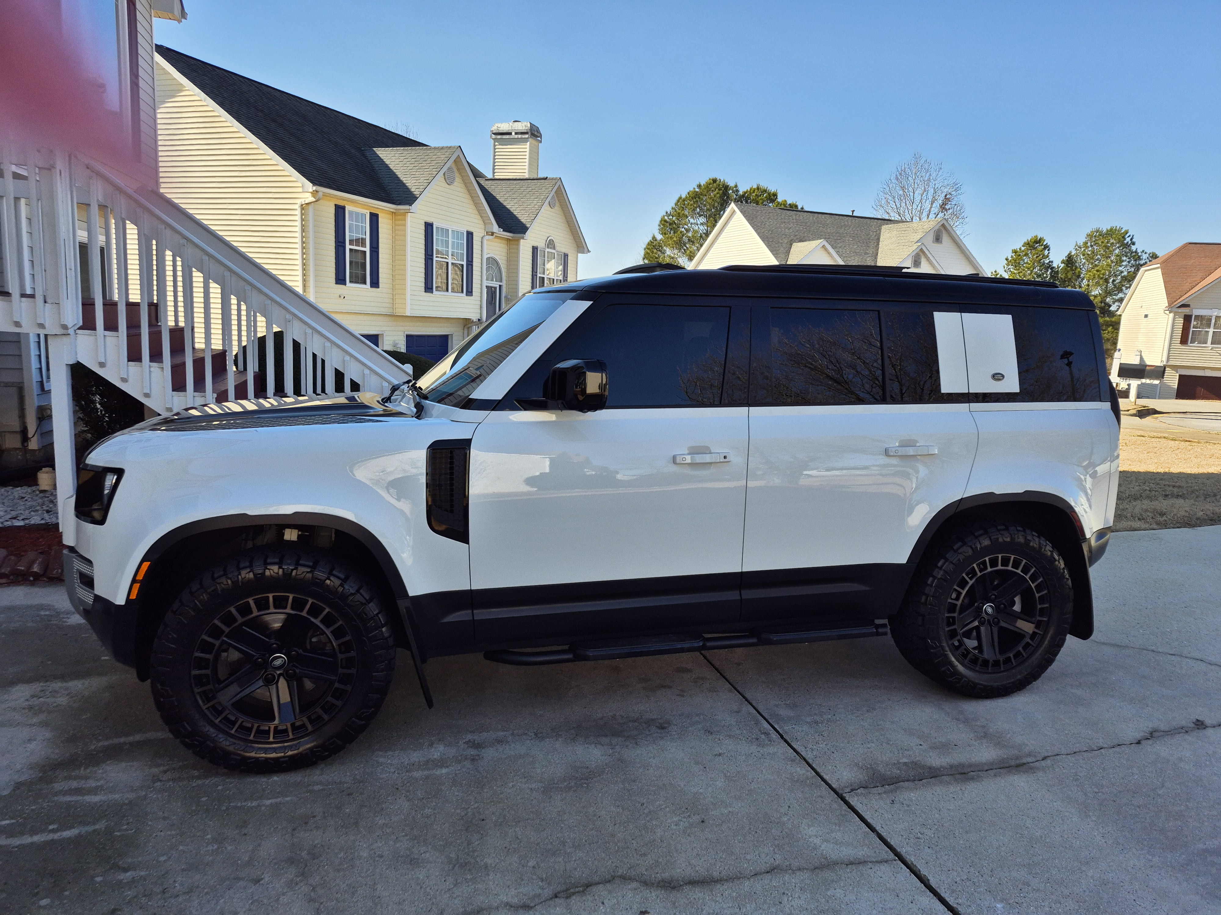Used 2020 Land Rover Defender 110 S AWD/4WD image 2