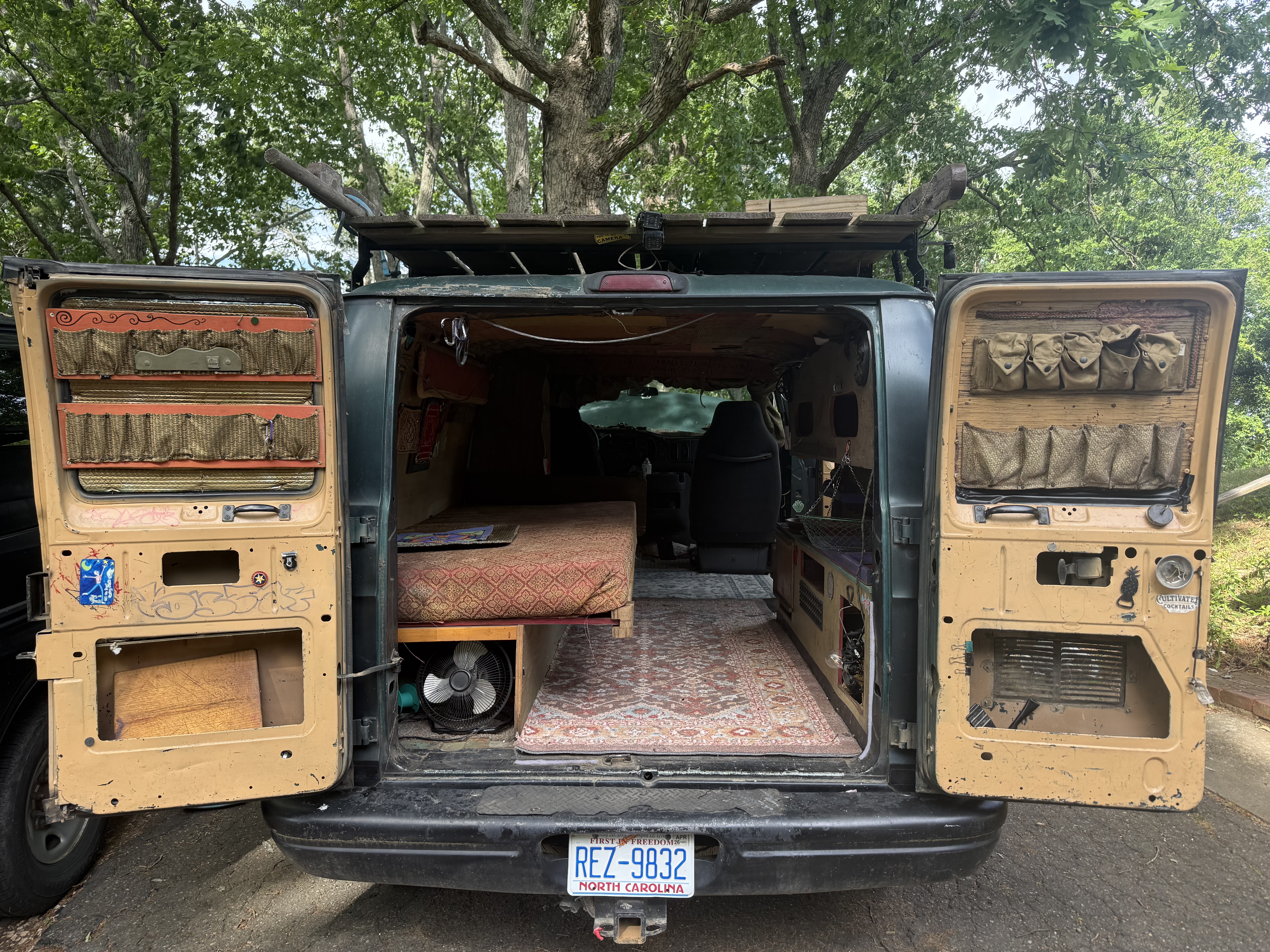 Used 2002 Dodge B2500 RWD image 2