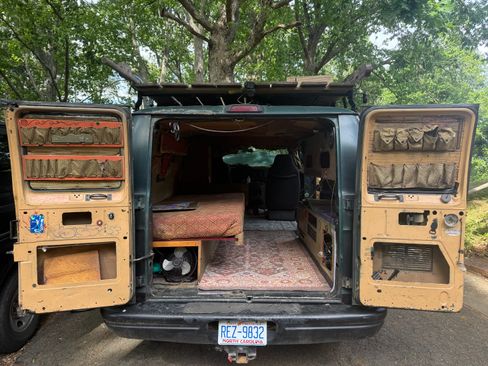 Used 2002 Dodge B2500 RWD image 2