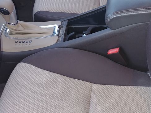 Used 2011 Chevrolet Malibu LS image 5