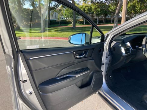 Used 2018 Honda Clarity Plug-In Hybrid image 14