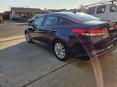Used 2017 Kia Optima LX image 5