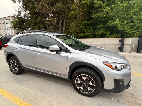 Used 2020 Subaru Crosstrek 2.0i Premium AWD/4WD image 2