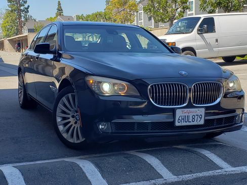 Used 2009 BMW 750i image 1