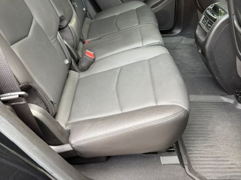 Used 2020 Cadillac XT5 Premium Luxury w/ LPO, Floor Liner Package AWD/4WD image 13