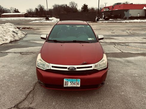 Used 2010 Ford Focus SEL image 2