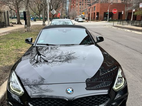 Used 2020 BMW Z4 sDrive30i w/ Premium Package image 2