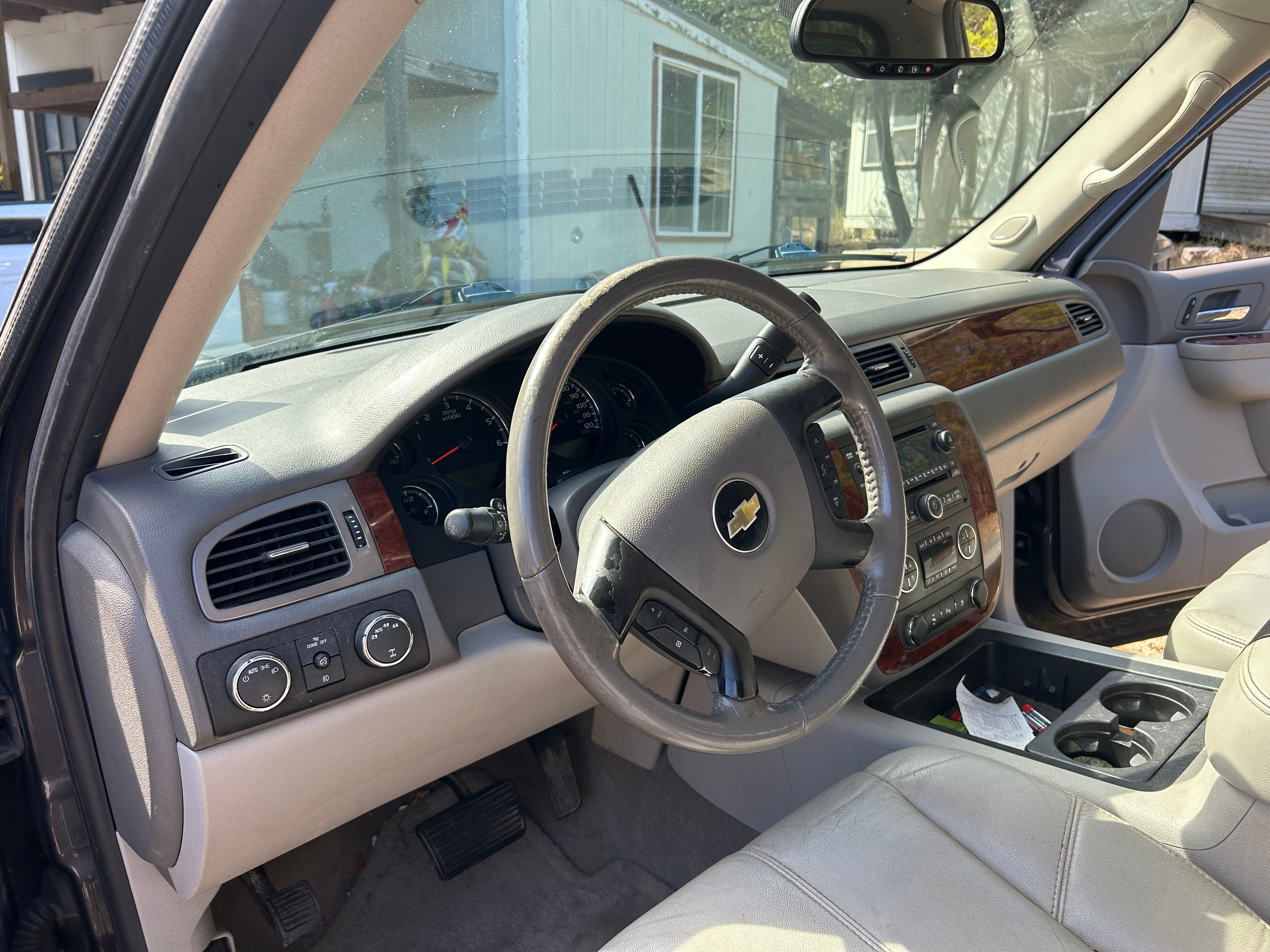 Used 2010 Chevrolet Avalanche LT w/ Luxury Package AWD/4WD image 17