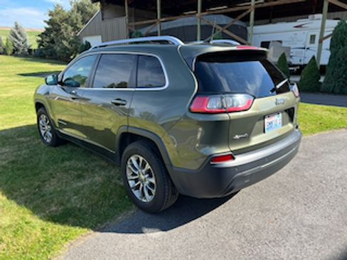 Used 2019 Jeep Cherokee Latitude Plus w/ Comfort/Convenience Group AWD/4WD image 8