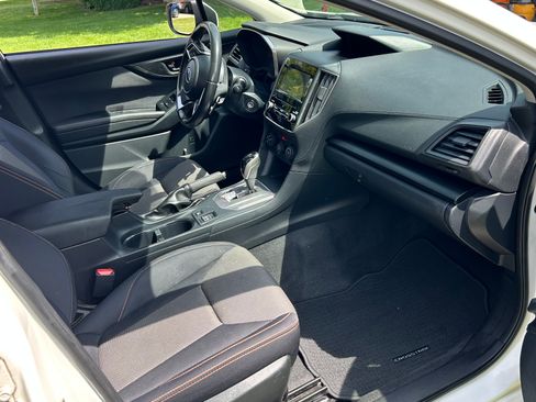 Used 2019 Subaru Crosstrek 2.0i Premium w/ Popular Package #3 AWD/4WD image 9
