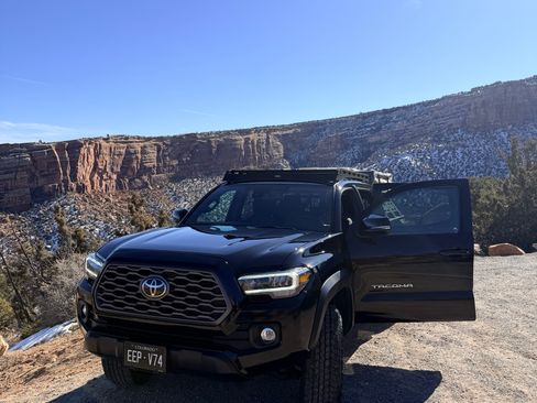 Used 2023 Toyota Tacoma TRD Off-Road image 2