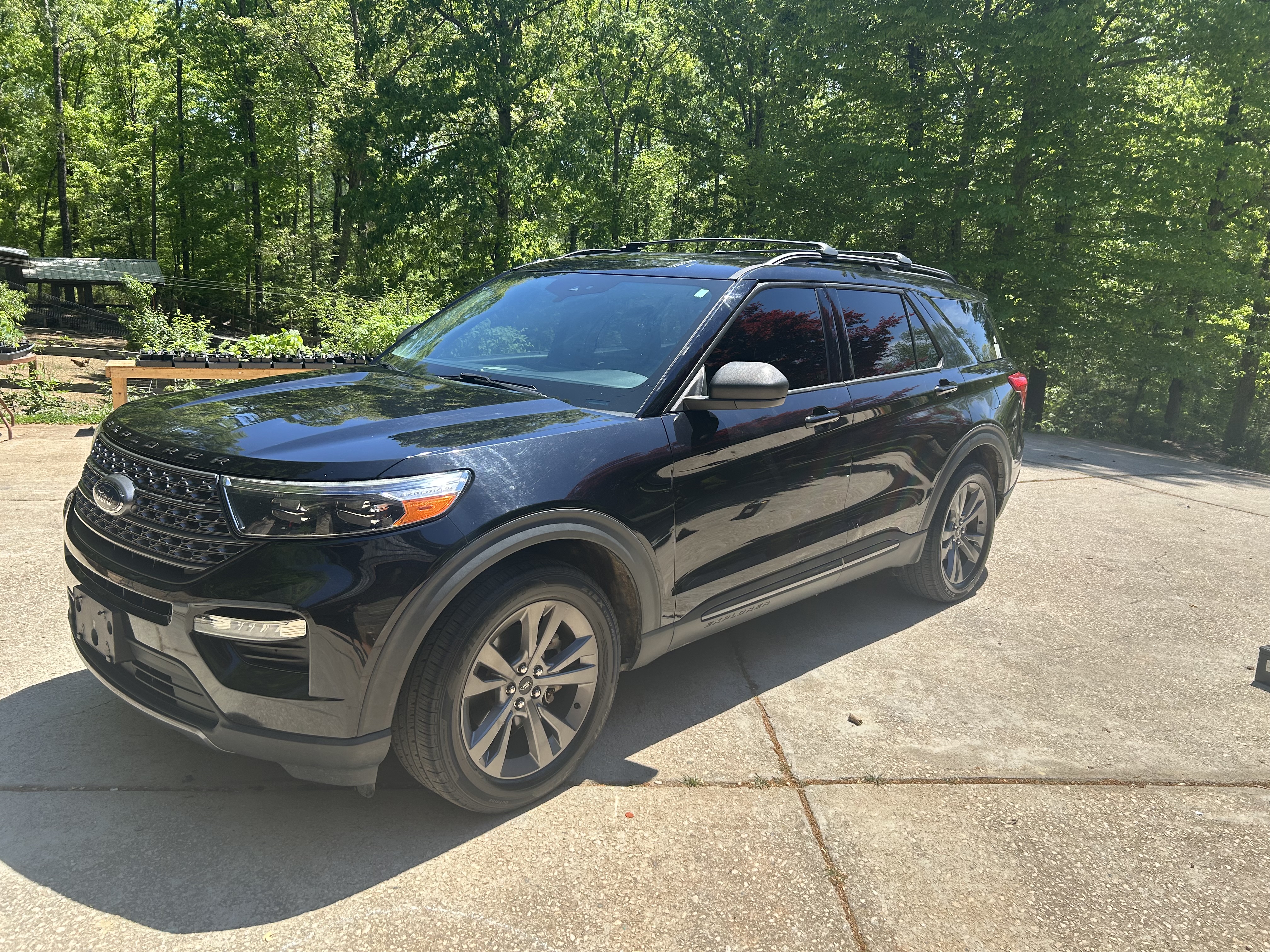 Used 2021 Ford Explorer XLT w/ Equipment Group 202A RWD image 2