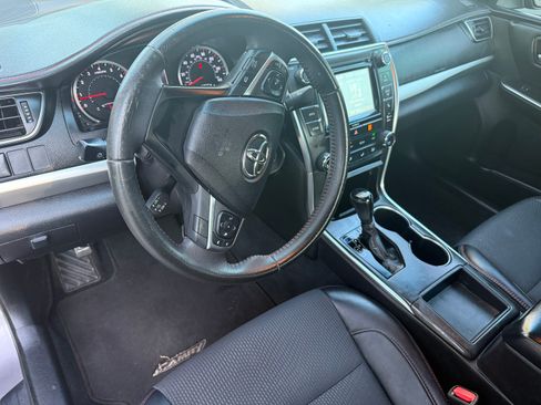 Used 2017 Toyota Camry SE image 14