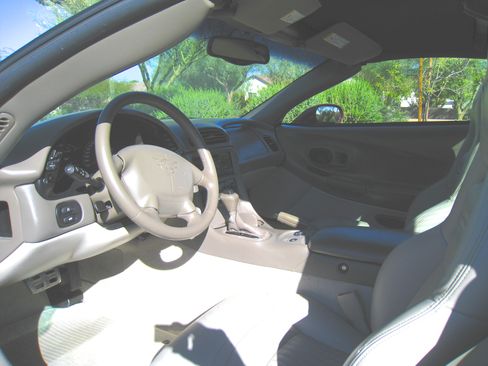 Used 2003 Chevrolet Corvette Coupe w/ Preferred Equipment Group image 5