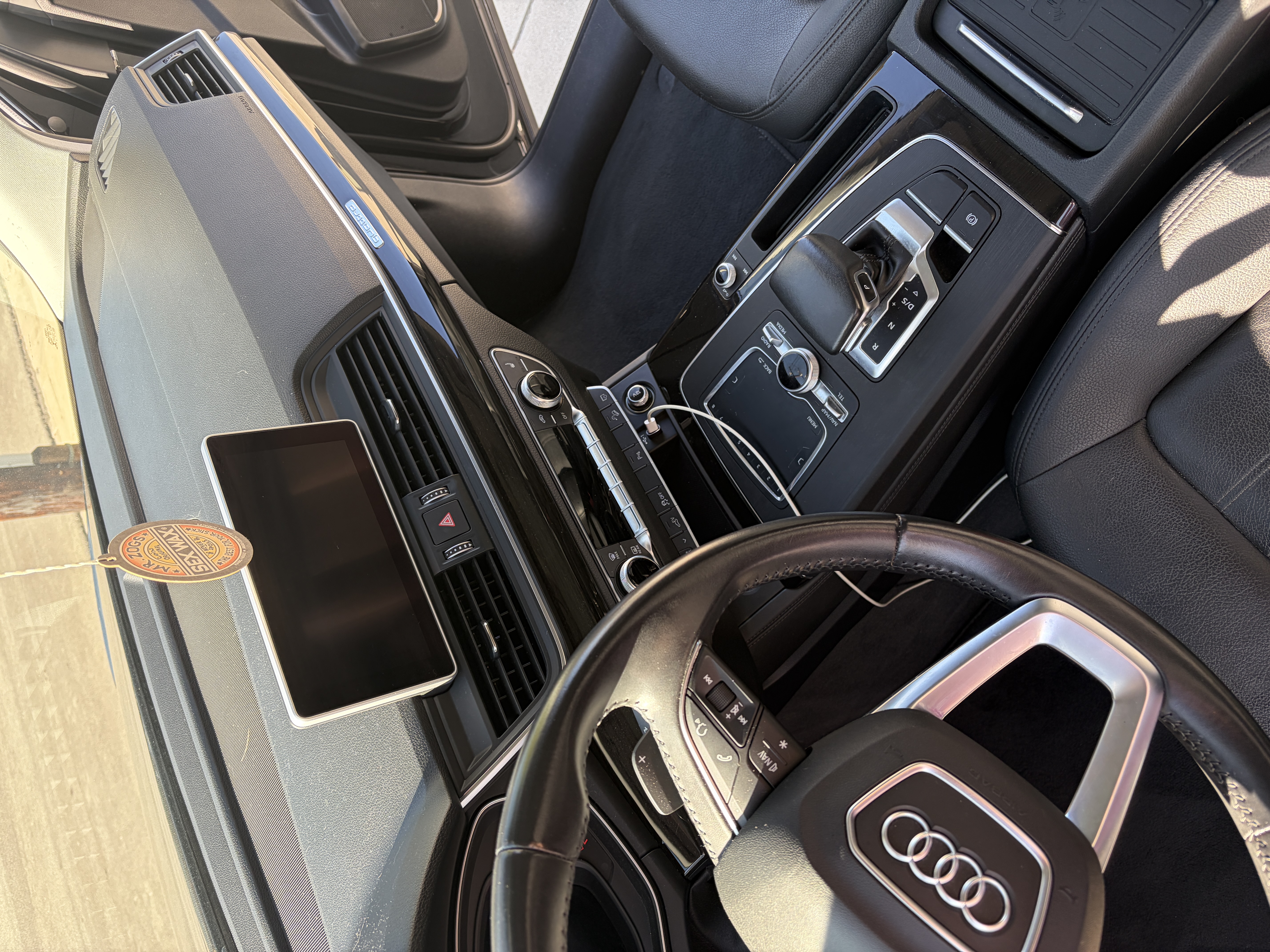 Used 2020 Audi Q5 e Premium Plus w/ Premium Plus Package AWD/4WD image 22