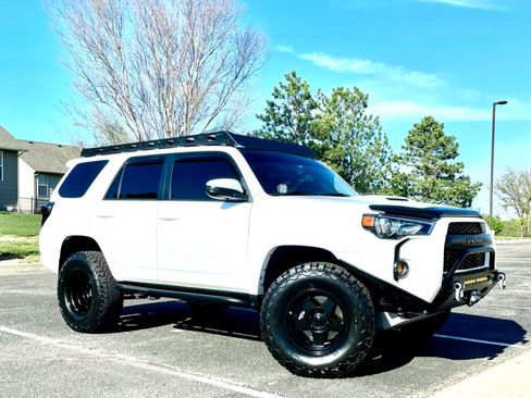 Used 2019 Toyota 4Runner TRD Off-Road Premium image 1