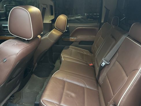 Used 2015 Chevrolet Silverado 2500 High Country w/ High Country Premium Package image 5