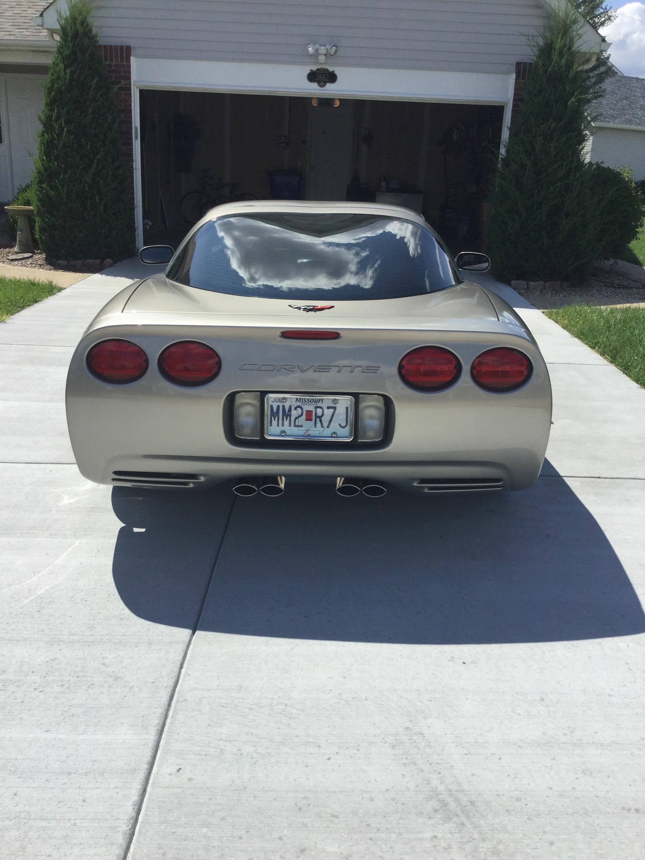 Used 1999 Chevrolet Corvette Coupe w/ Memory Pkg RWD image 8