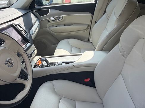 Used 2023 Volvo XC90 B5 Core image 12