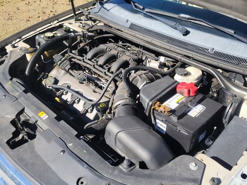 Used 2008 Ford Taurus Limited image 11