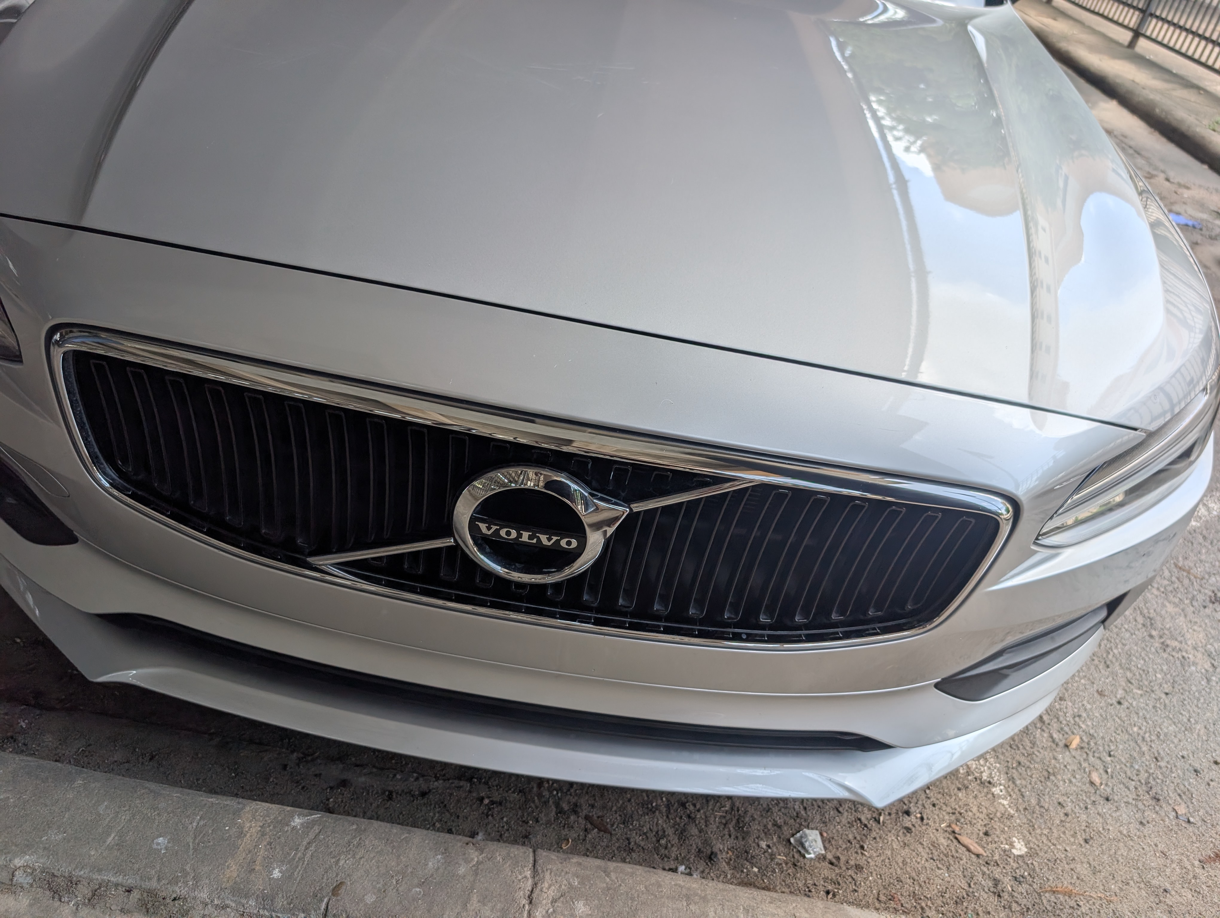 Used 2018 Volvo S90 T5 Momentum FWD image 8